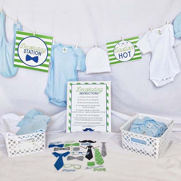 Estação de decoração de roupas de bebê para chá de bebê de menino