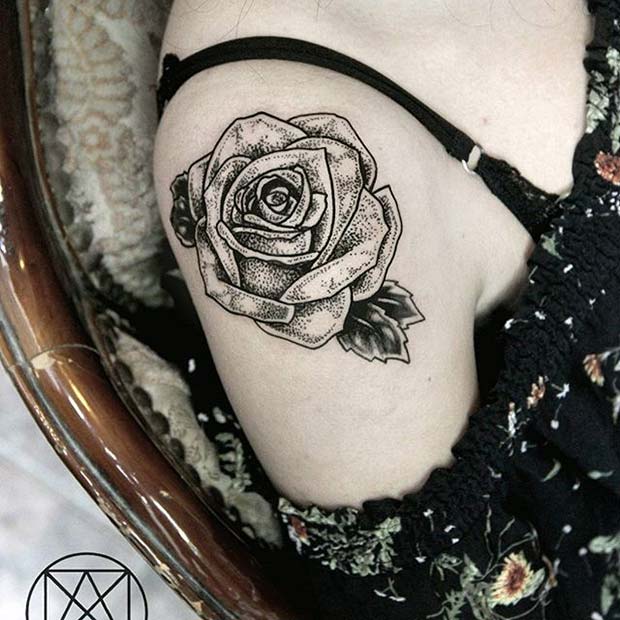 Idéia de tatuagem de rosa única no ombro com tinta preta